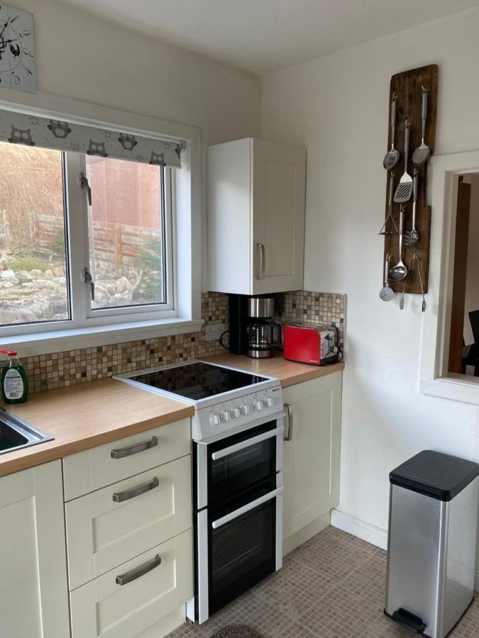 Вилла Cosy 2-Bed House In Кинлохберви Экстерьер фото
